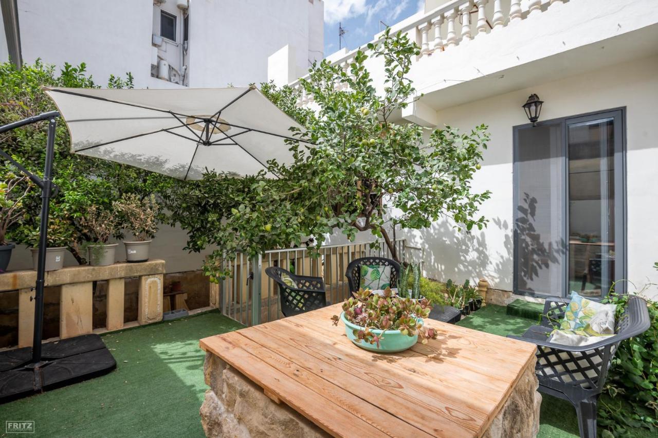 Close To Airport, Double Bedroom, Sofa-Bed, Private Bathroom For Adults And Children Aged 10 And Over Only Gudja Esterno foto